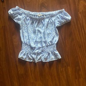 White blue flower top